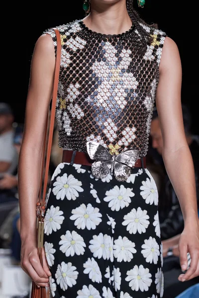 Look 24